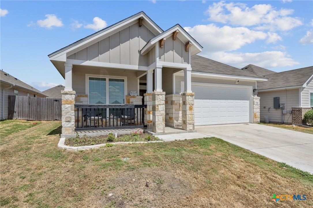 716 Killam Drive Property Photo 3