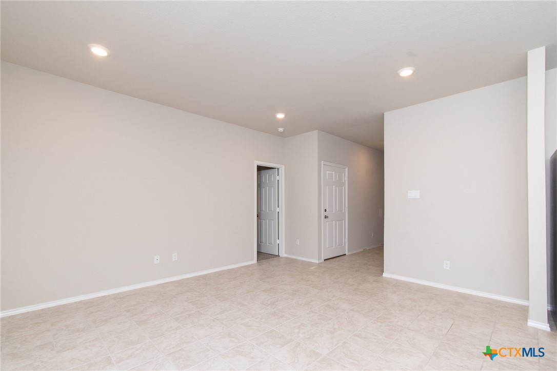 1307 Iron Horse Drive Property Photo 4