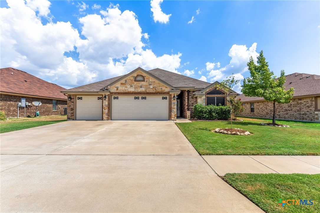 7606 Zircon Drive Property Photo 1