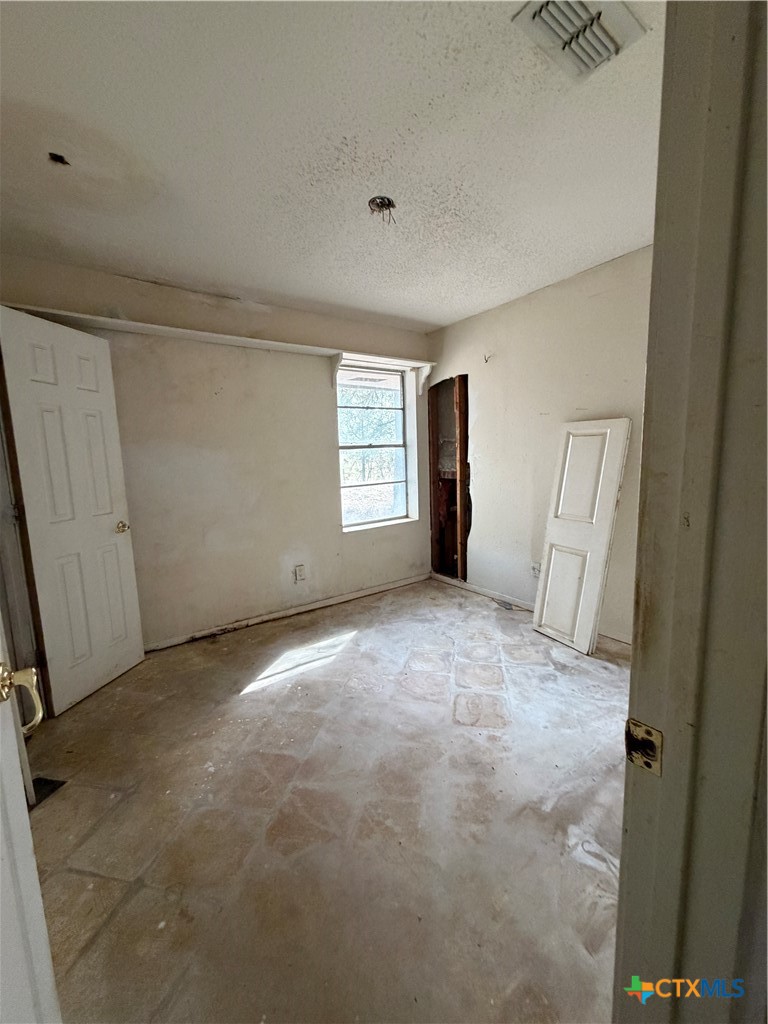 415 Se Main Street Property Photo 11