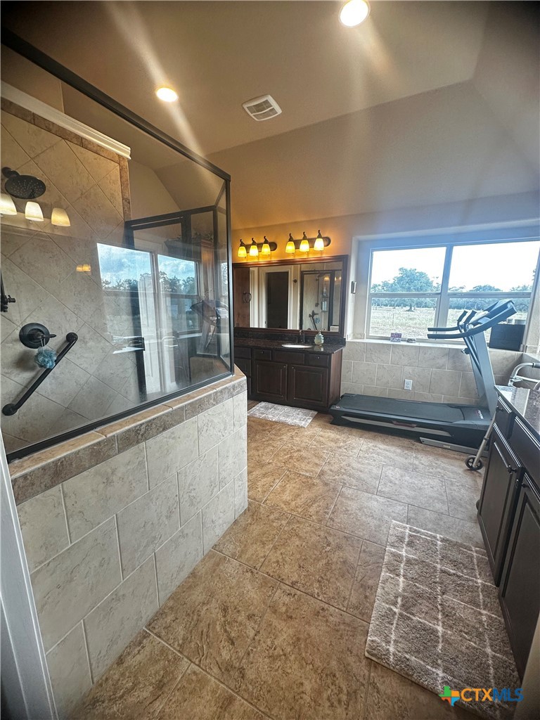 1684 Zengerle Rd Property Photo 20