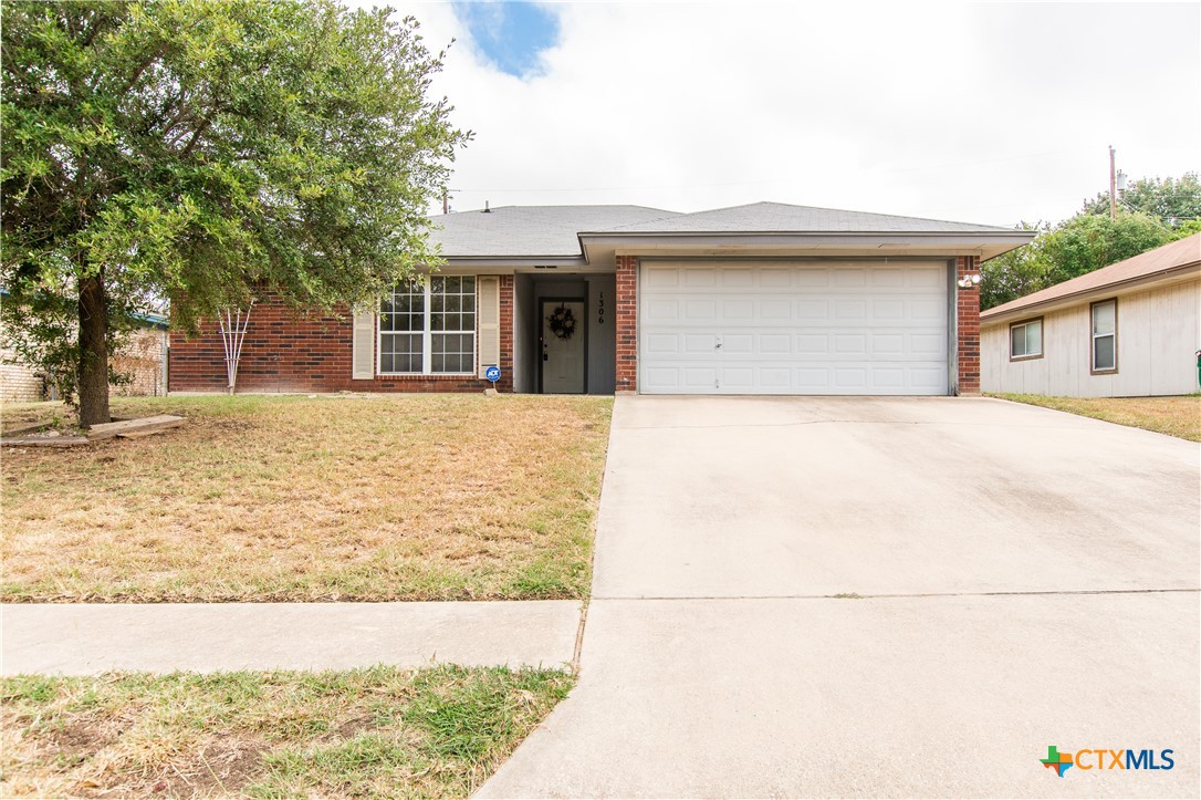 1306 Elke Circle Property Photo 2