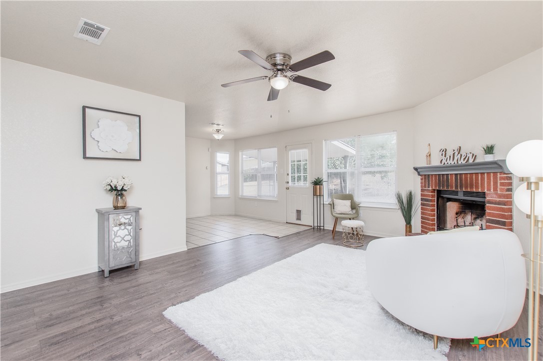 1306 Elke Circle Property Photo 3