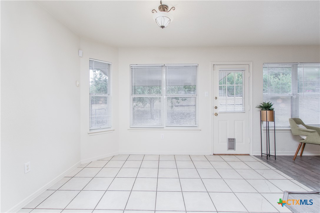 1306 Elke Circle Property Photo 9