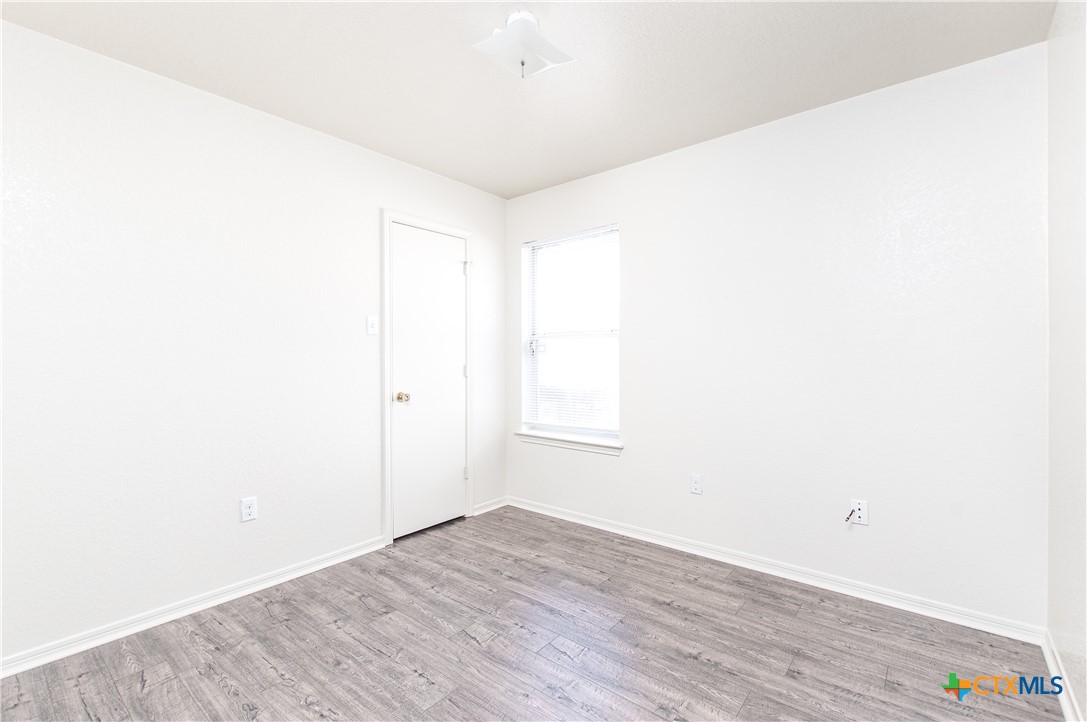 1306 Elke Circle Property Photo 17