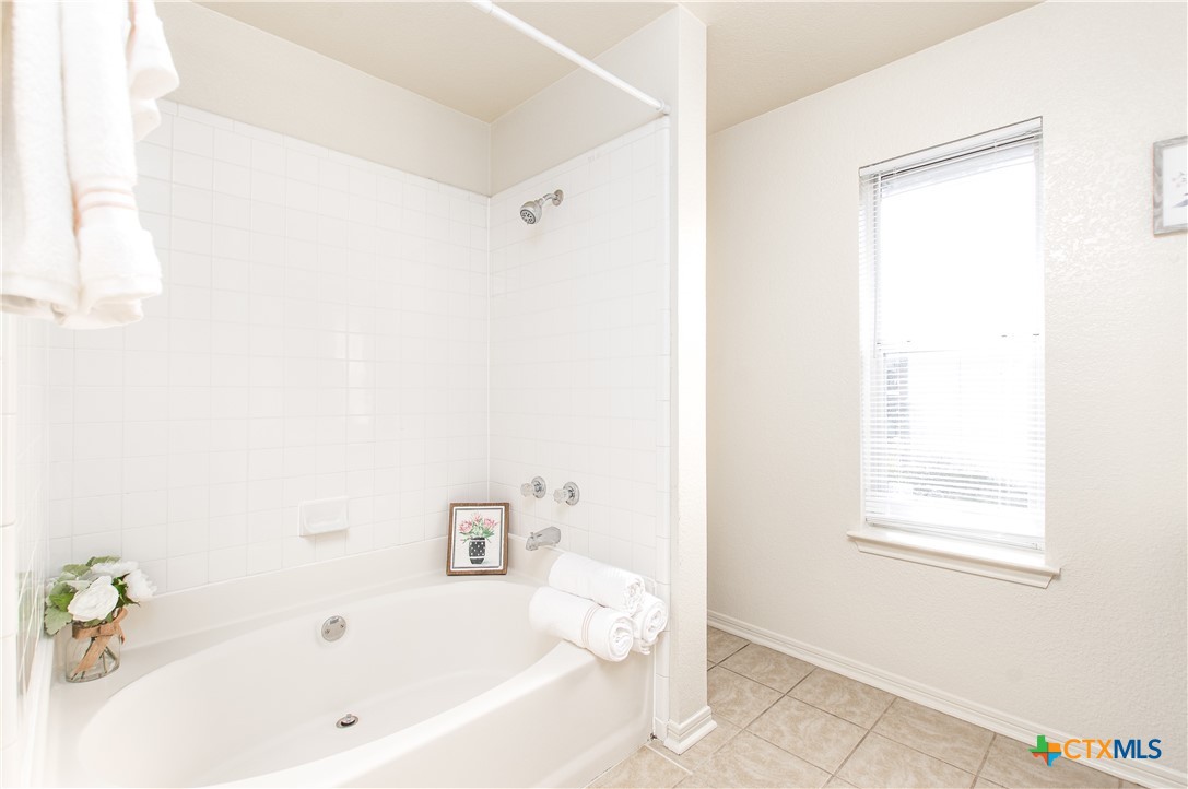 1306 Elke Circle Property Photo 20
