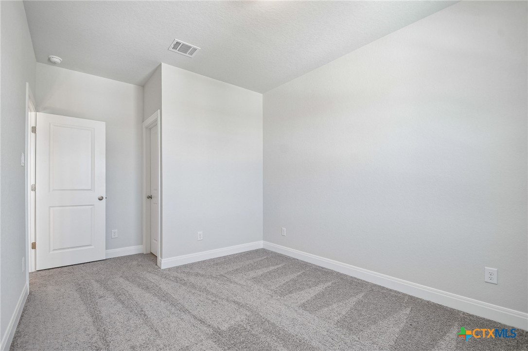 121 Prickly Poppy Loop Property Photo 33
