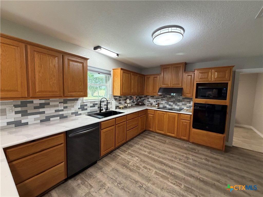 433 W Klein Road Property Photo 8