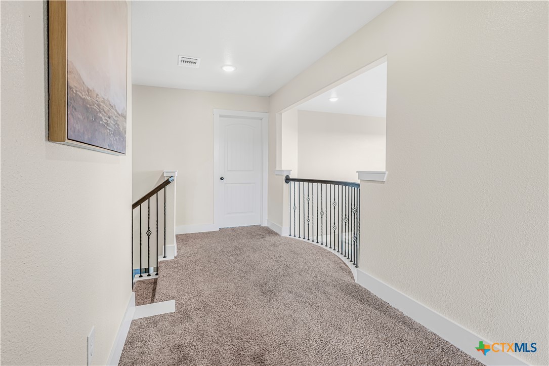 1018 Saddle Bluff Drive Property Photo 8