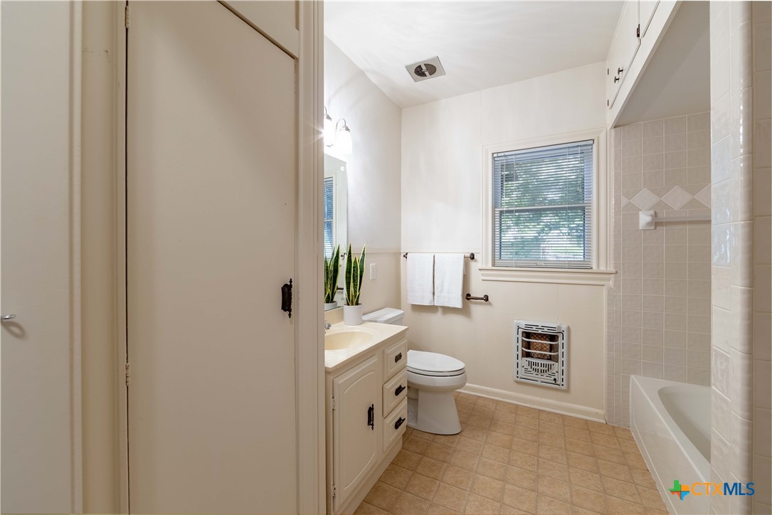 465 S Guenther Avenue Property Photo 12