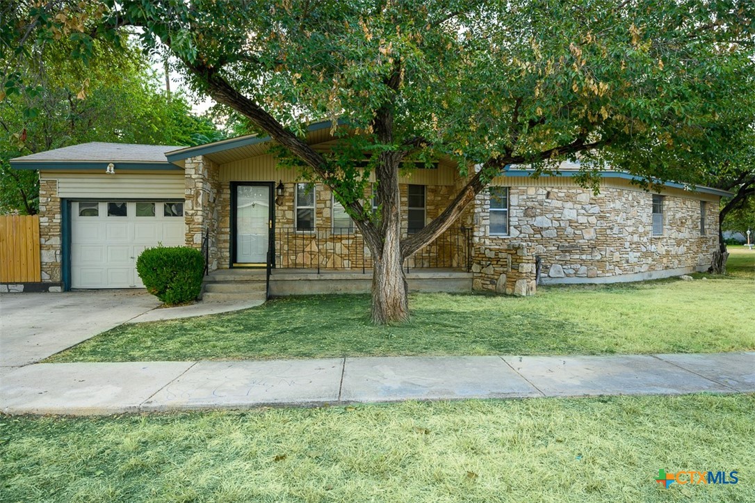 2602 Live Oak Drive Property Photo 1