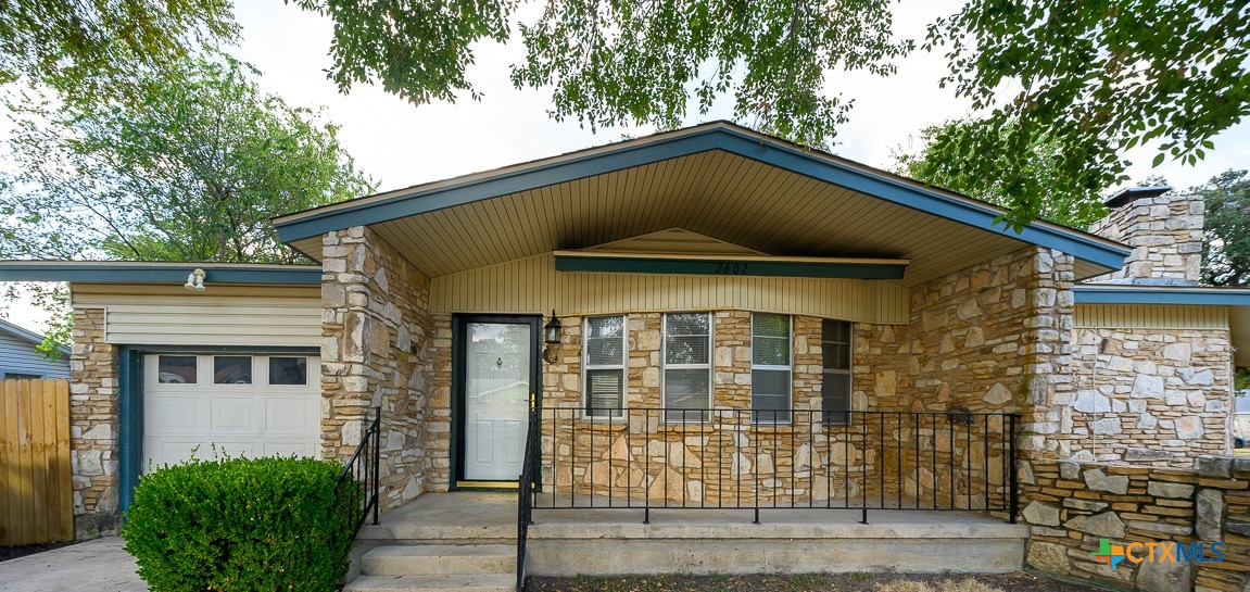 2602 Live Oak Drive Property Photo 2
