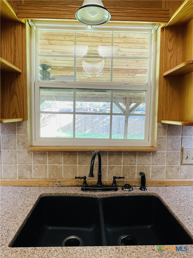 6 Kirkwood Cove Property Photo 10