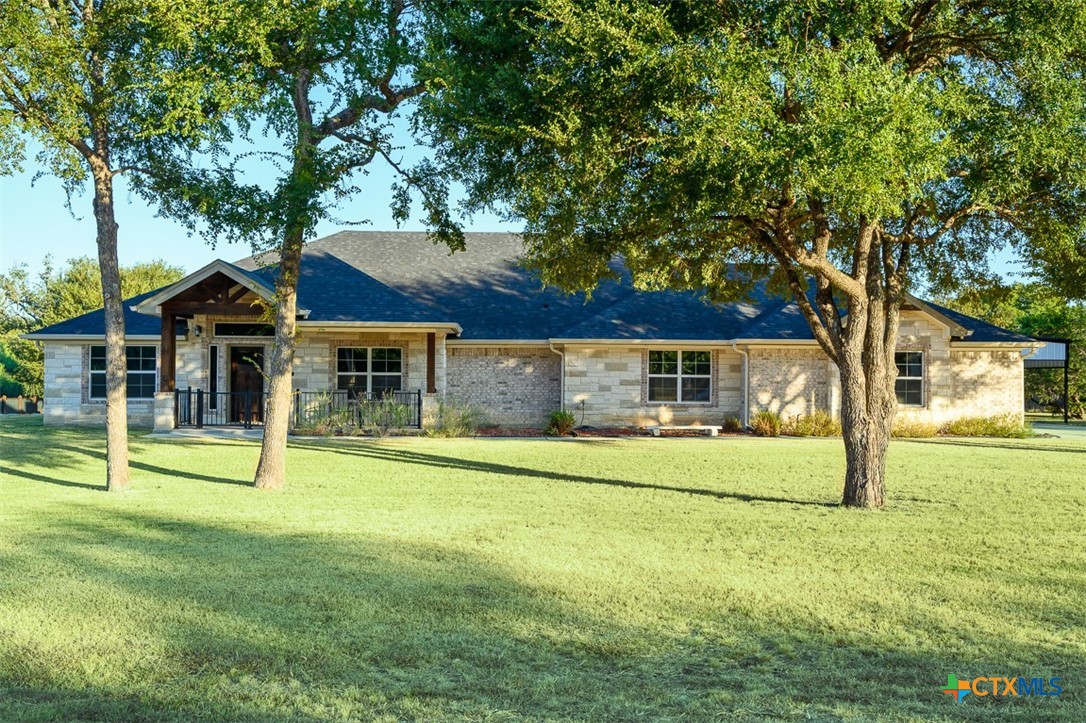 1026 County Road 3152 Property Photo 1