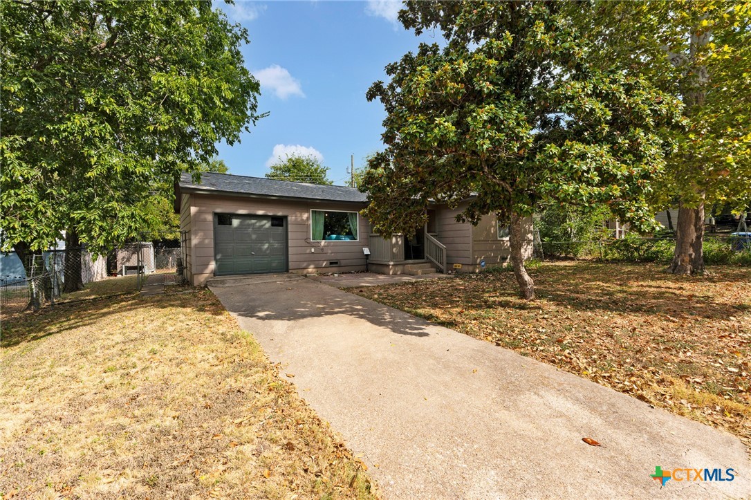 309 Ash Street Property Photo 2