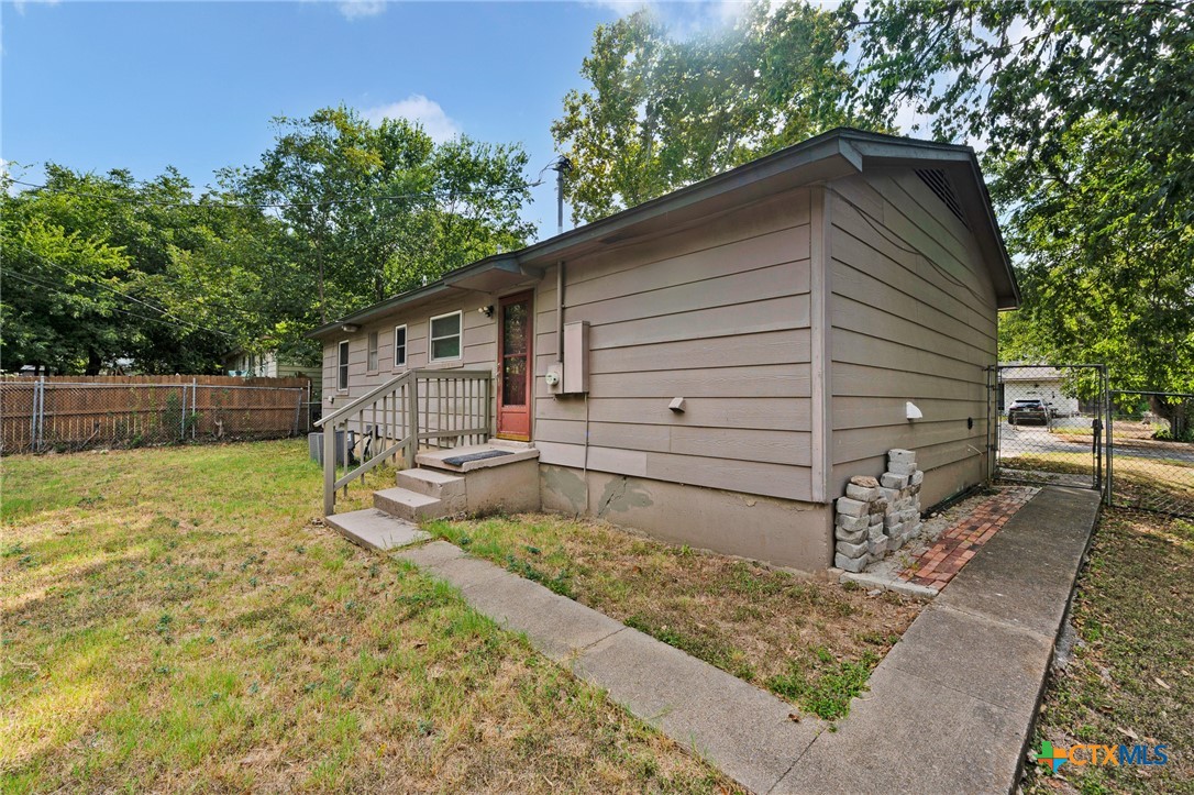 309 Ash Street Property Photo 16