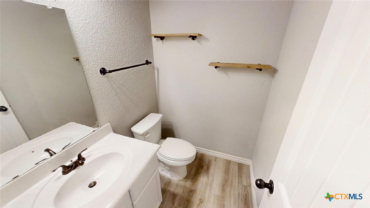 904 Clanton Cove Property Photo 15