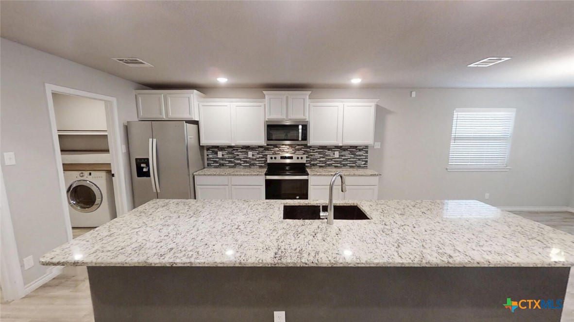 904 Clanton Cove Property Photo 30