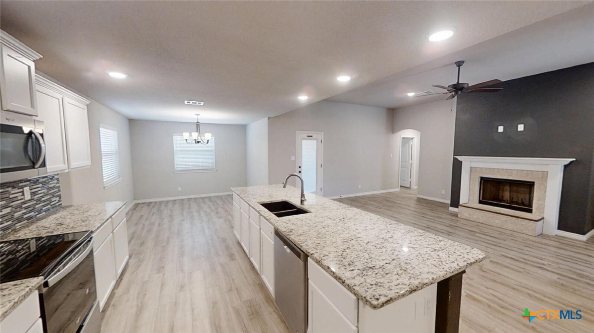904 Clanton Cove Property Photo 32