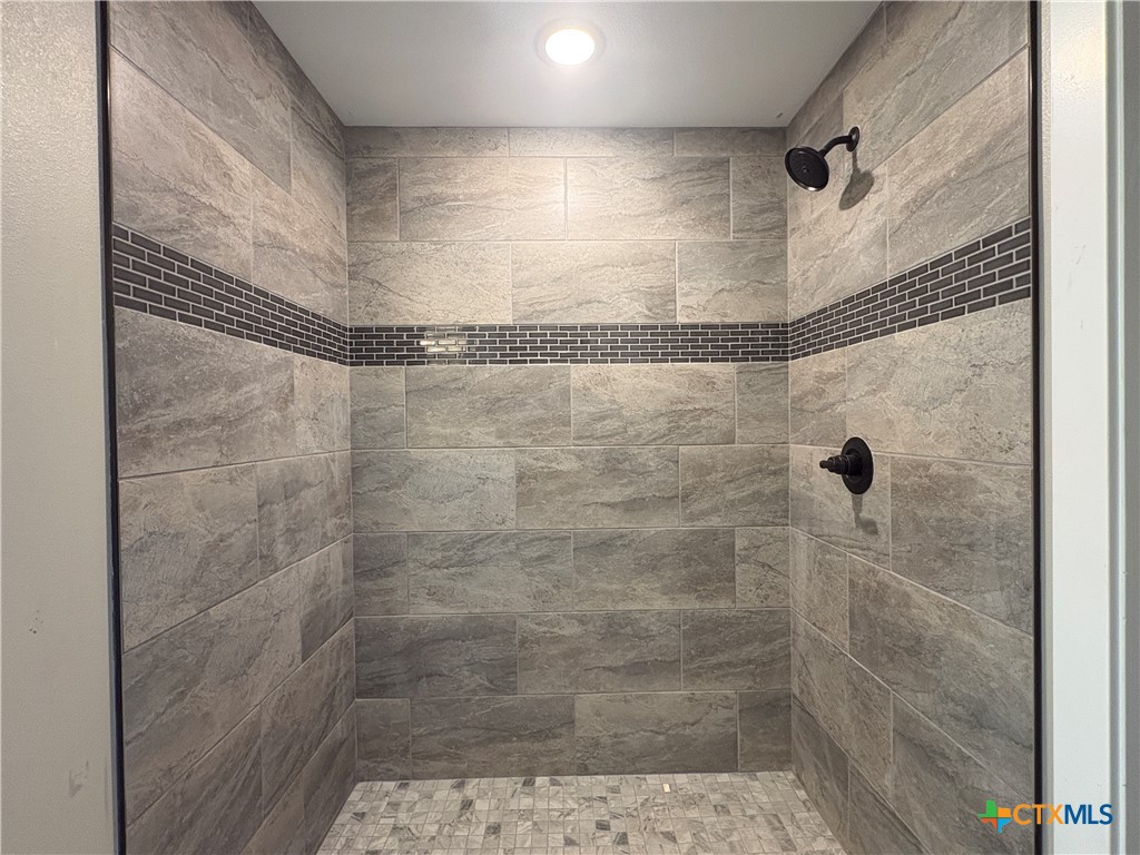246 Champions Boulevard Property Photo 6