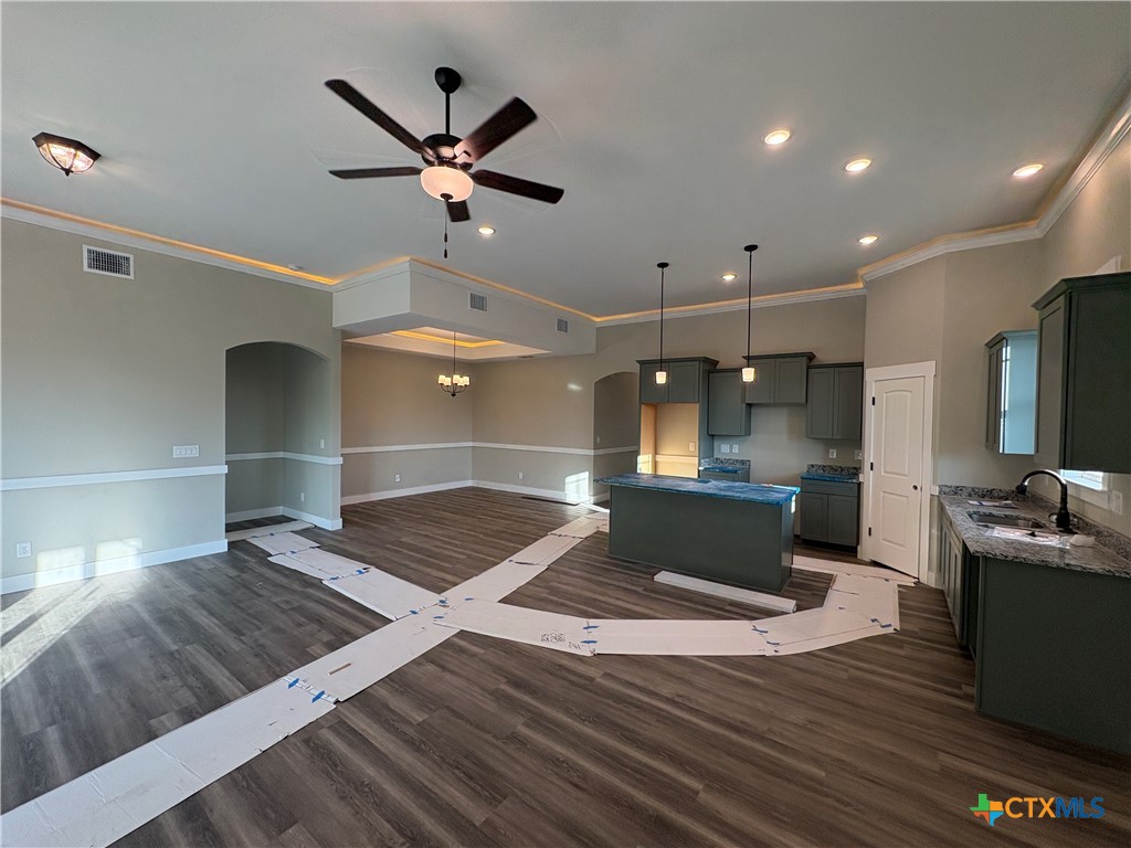 246 Champions Boulevard Property Photo 8
