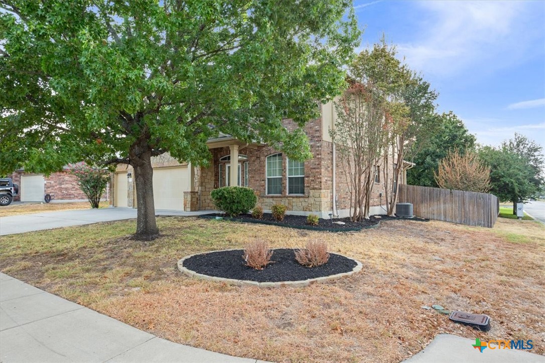 121 Starlight Drive Property Photo 2