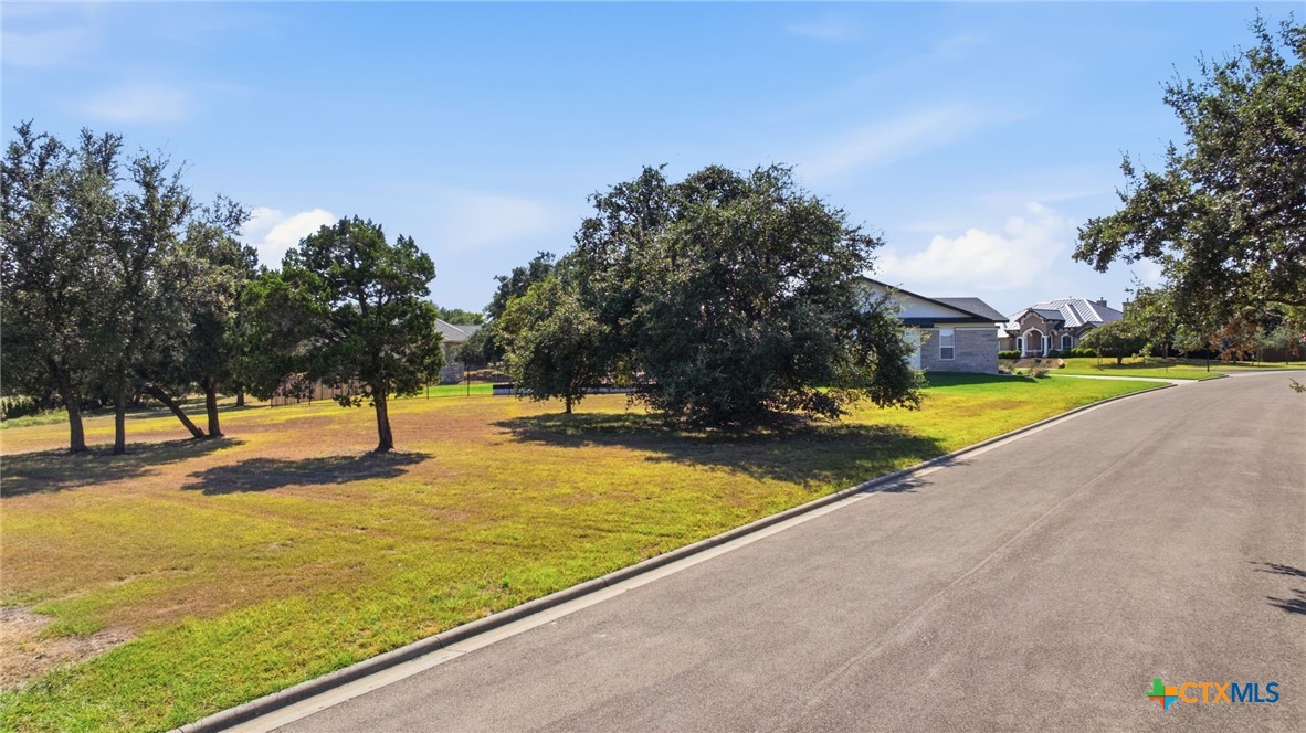 2124 Balcones Place Property Photo 8