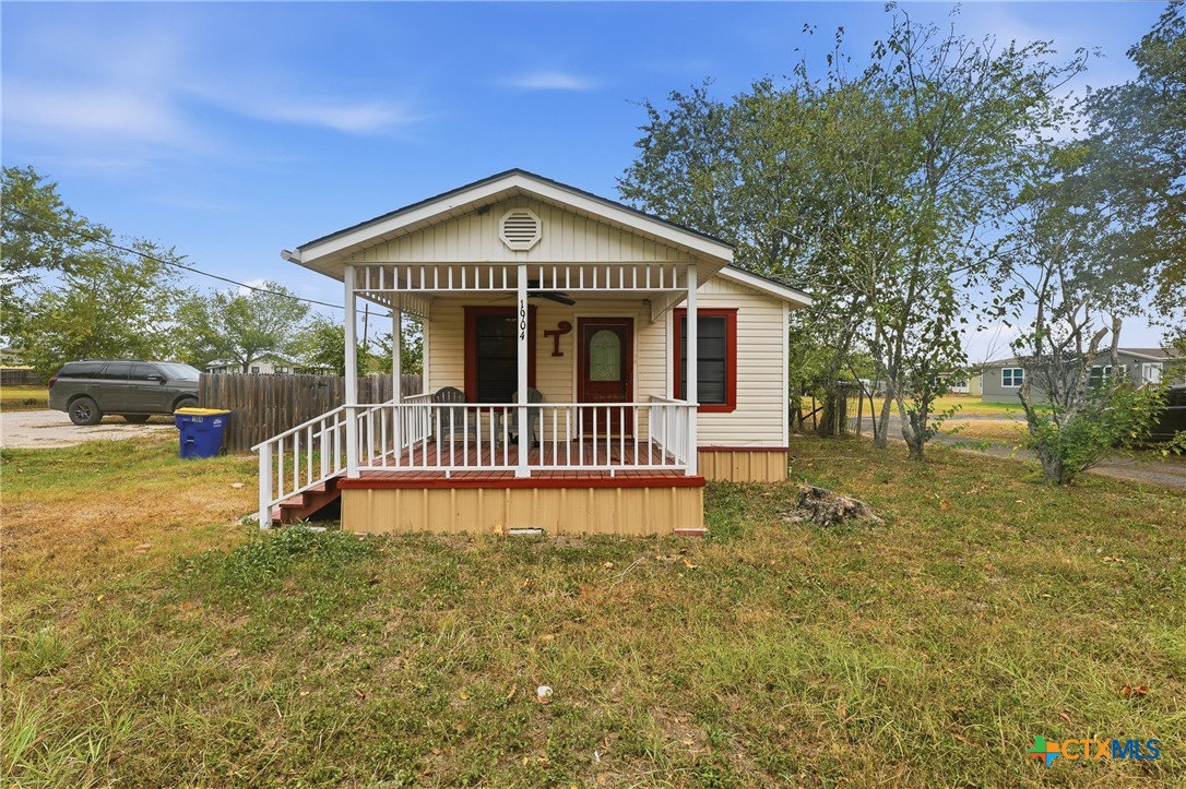 1904 Dreyer Lane Street Property Photo 3