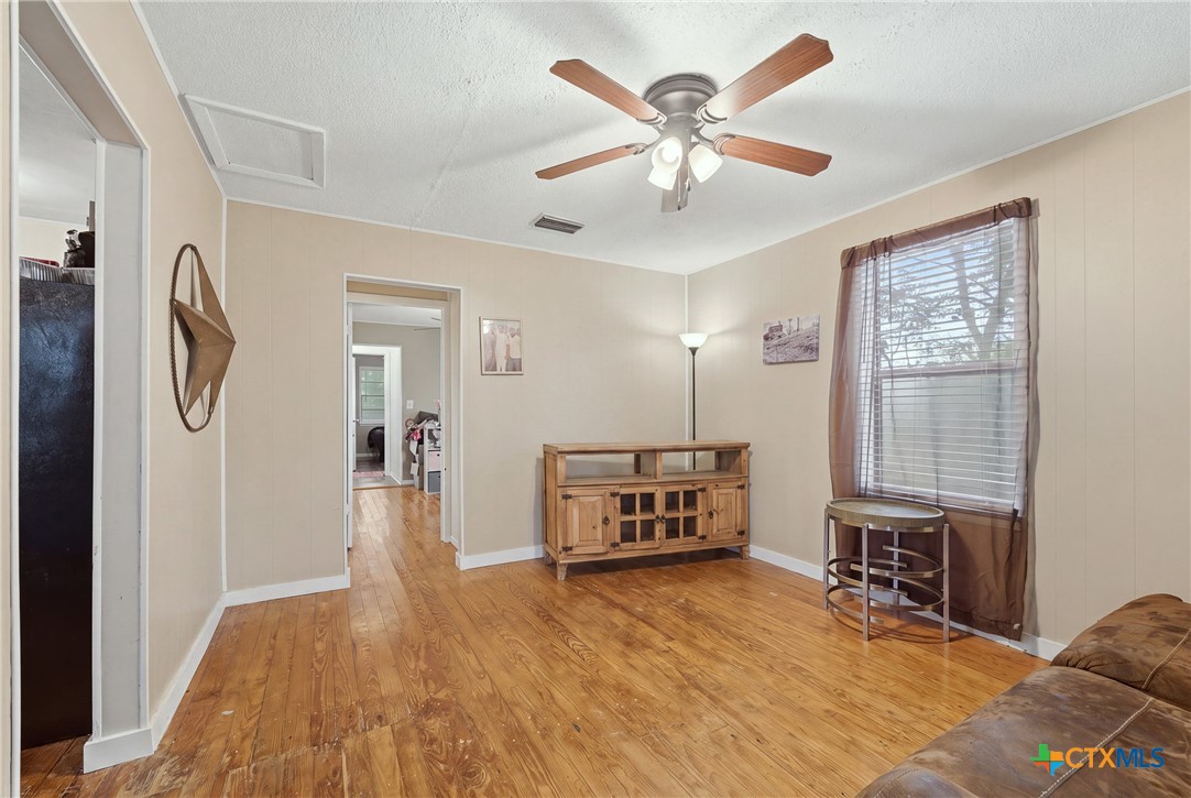1904 Dreyer Lane Street Property Photo 7