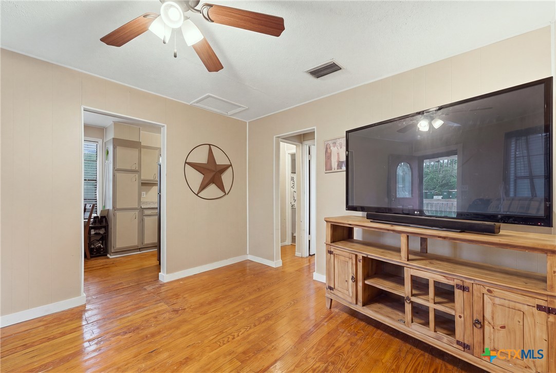1904 Dreyer Lane Street Property Photo 8