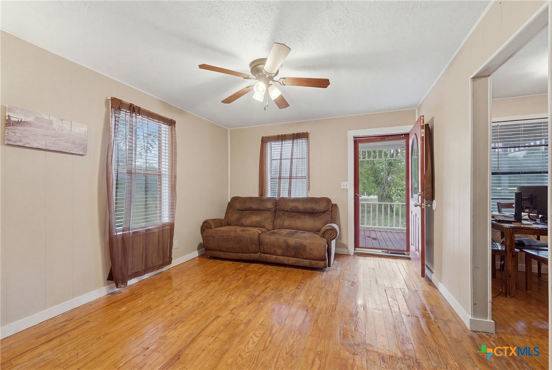 1904 Dreyer Lane Street Property Photo 9