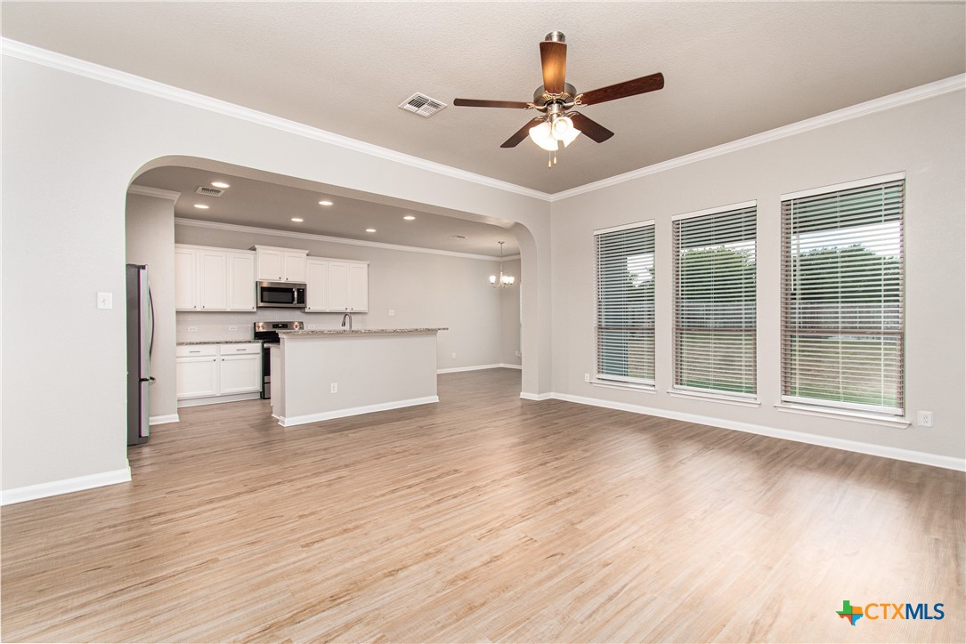 6114 Wheaton Loop Property Photo 3