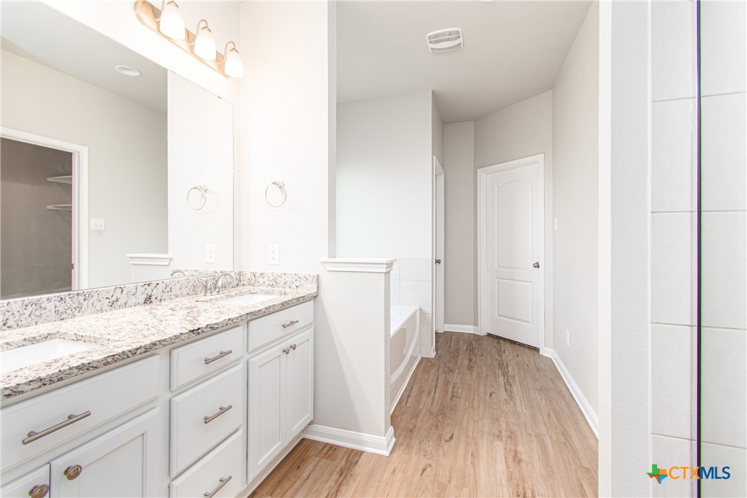 6114 Wheaton Loop Property Photo 17