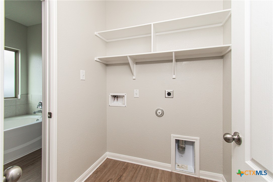 6114 Wheaton Loop Property Photo 23