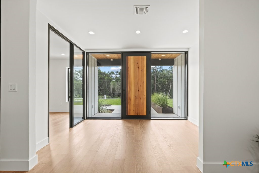 57 Ohio Street Property Photo 15
