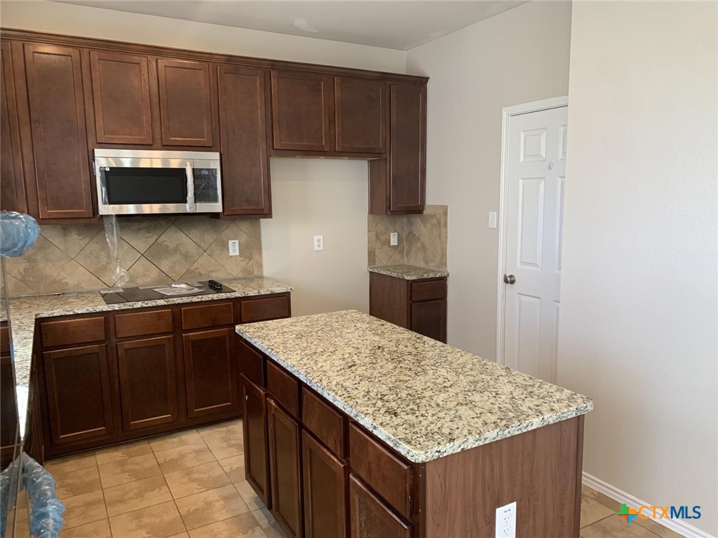 5506 Bridgewood Drive Property Photo 8