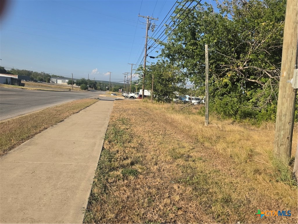 210 E Kathey Road Property Photo 2