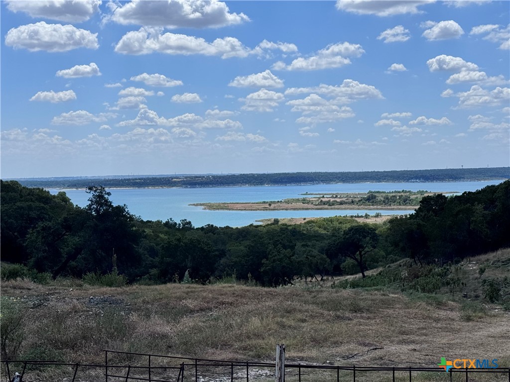 3527 Simmons Road Property Photo 1