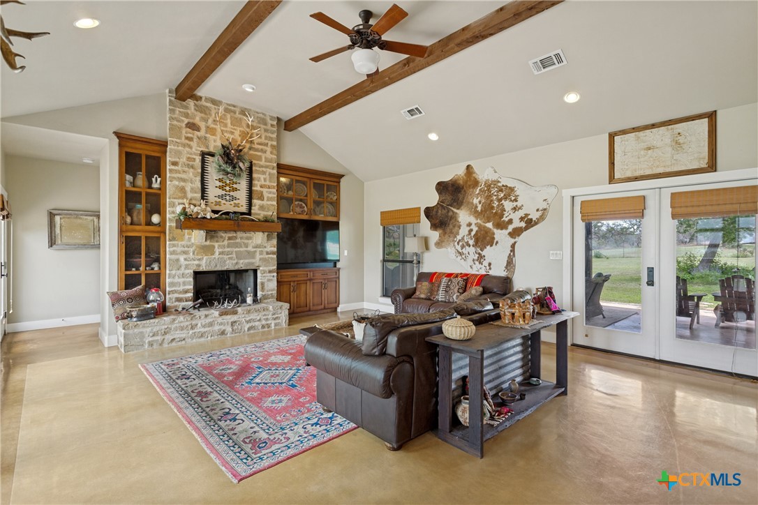 988 Kendall Jackson Property Photo 2