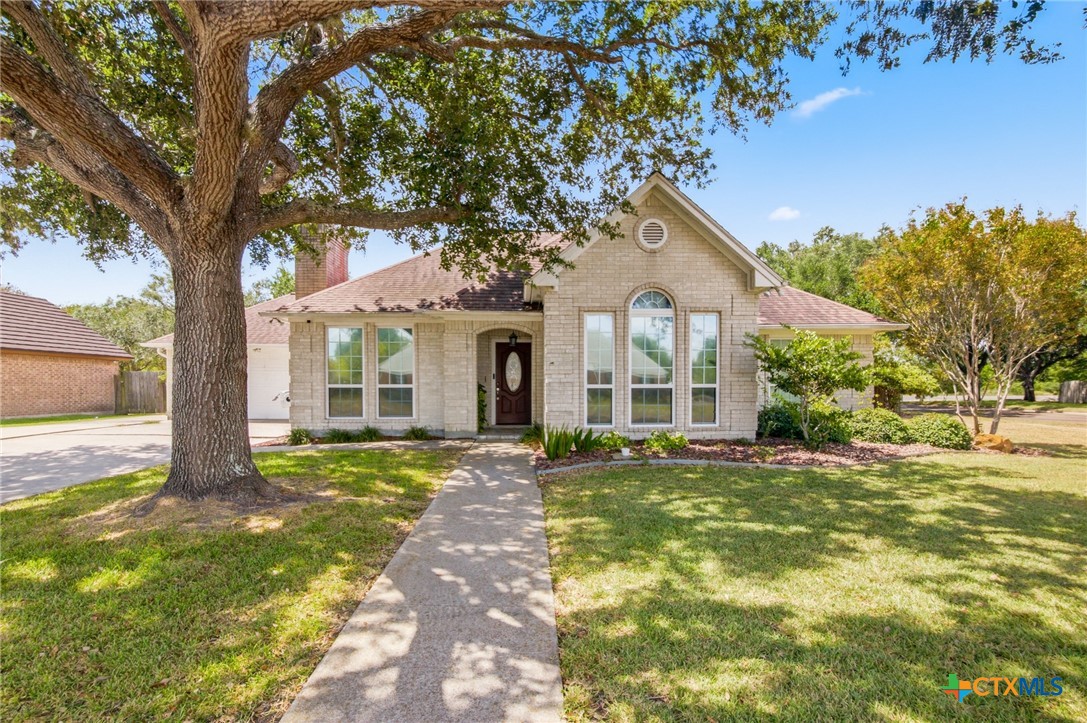 101 Willowbend Drive Property Photo 1
