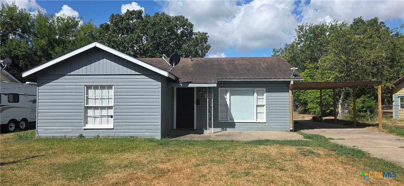 1201 La Valliere Street Property Photo 1