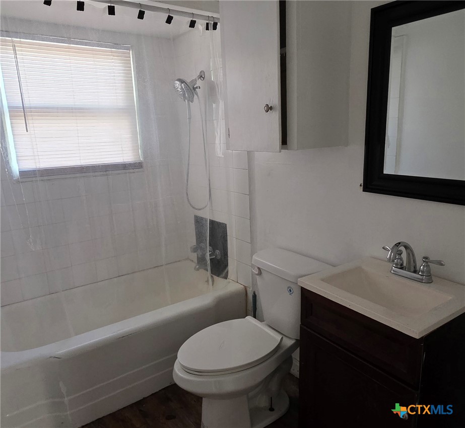 1201 La Valliere Street Property Photo 20
