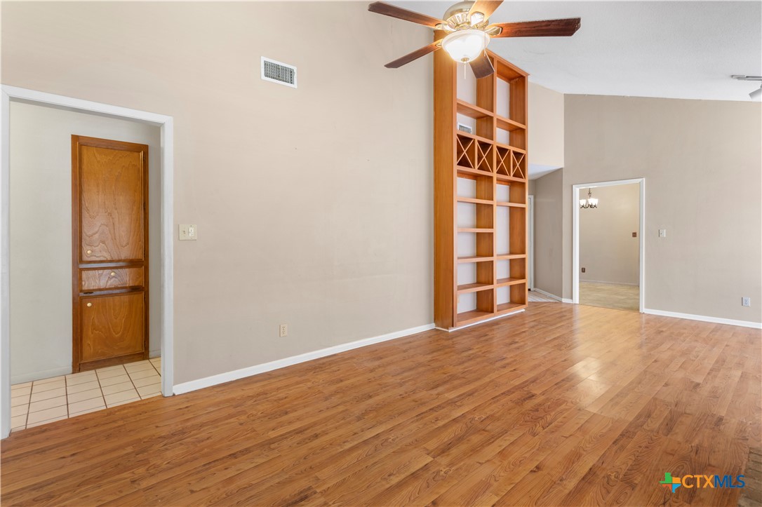 103 Windward Court Property Photo 6