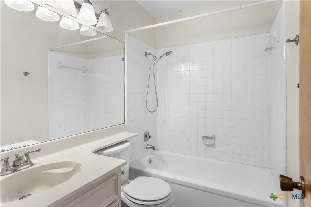 103 Windward Court Property Photo 9