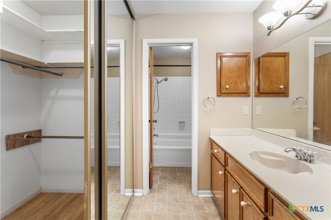 103 Windward Court Property Photo 13