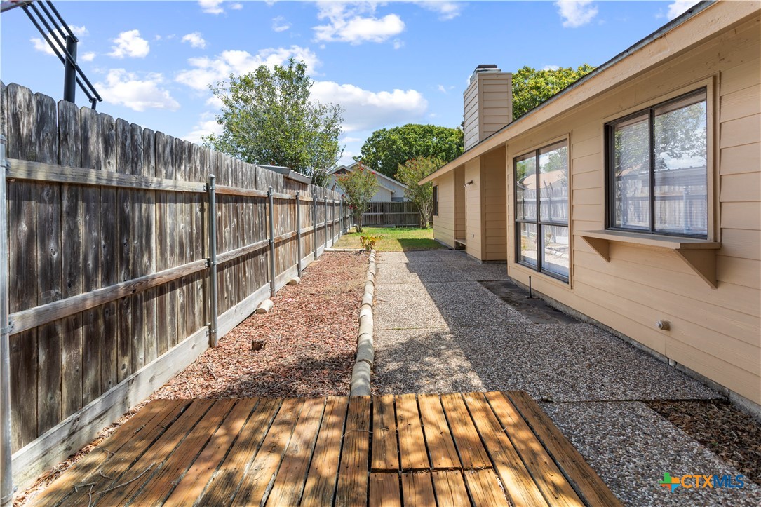 103 Windward Court Property Photo 17