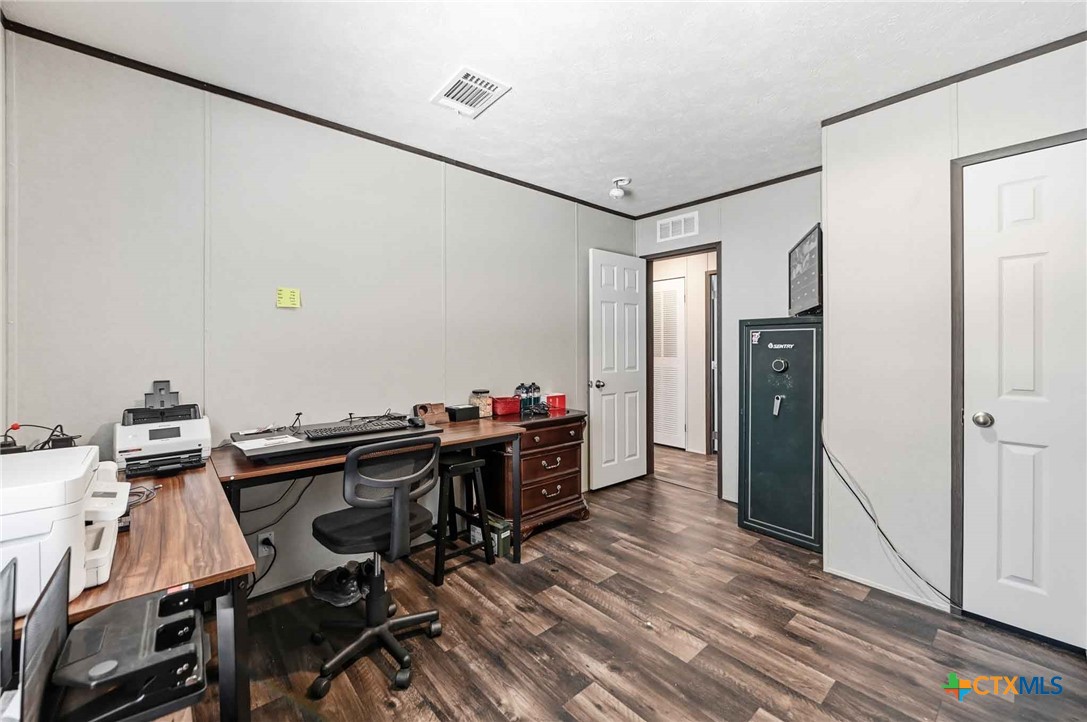 460 Vine Street Property Photo 9