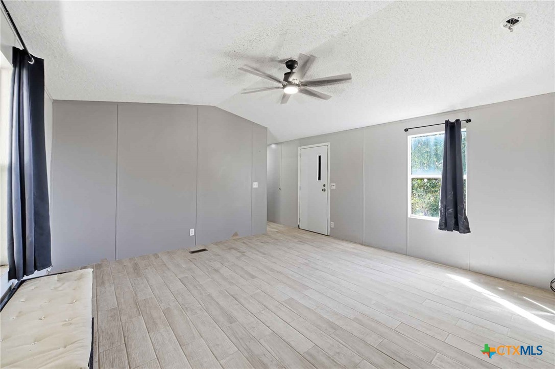 460 Vine Street Property Photo 19