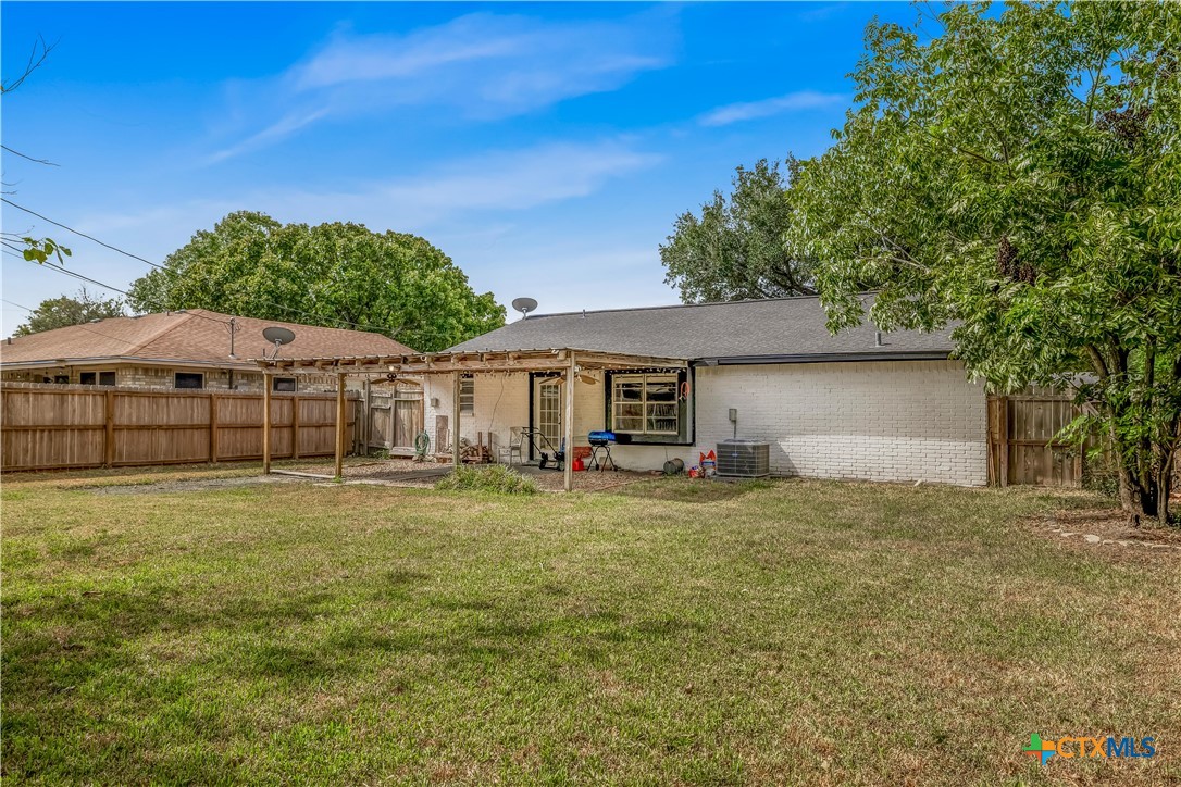 512 Monterrey Drive Property Photo 6