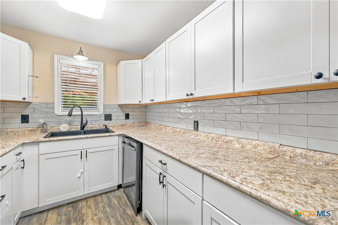 512 Monterrey Drive Property Photo 8